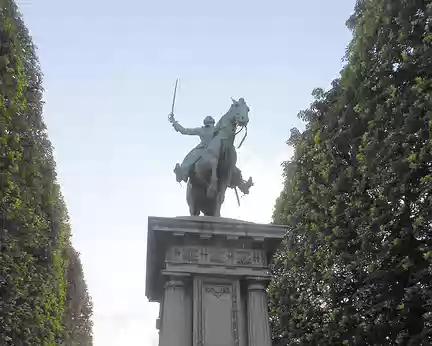 PXL024 Statue de Lafayette(1908) sur le Cours de la Reine